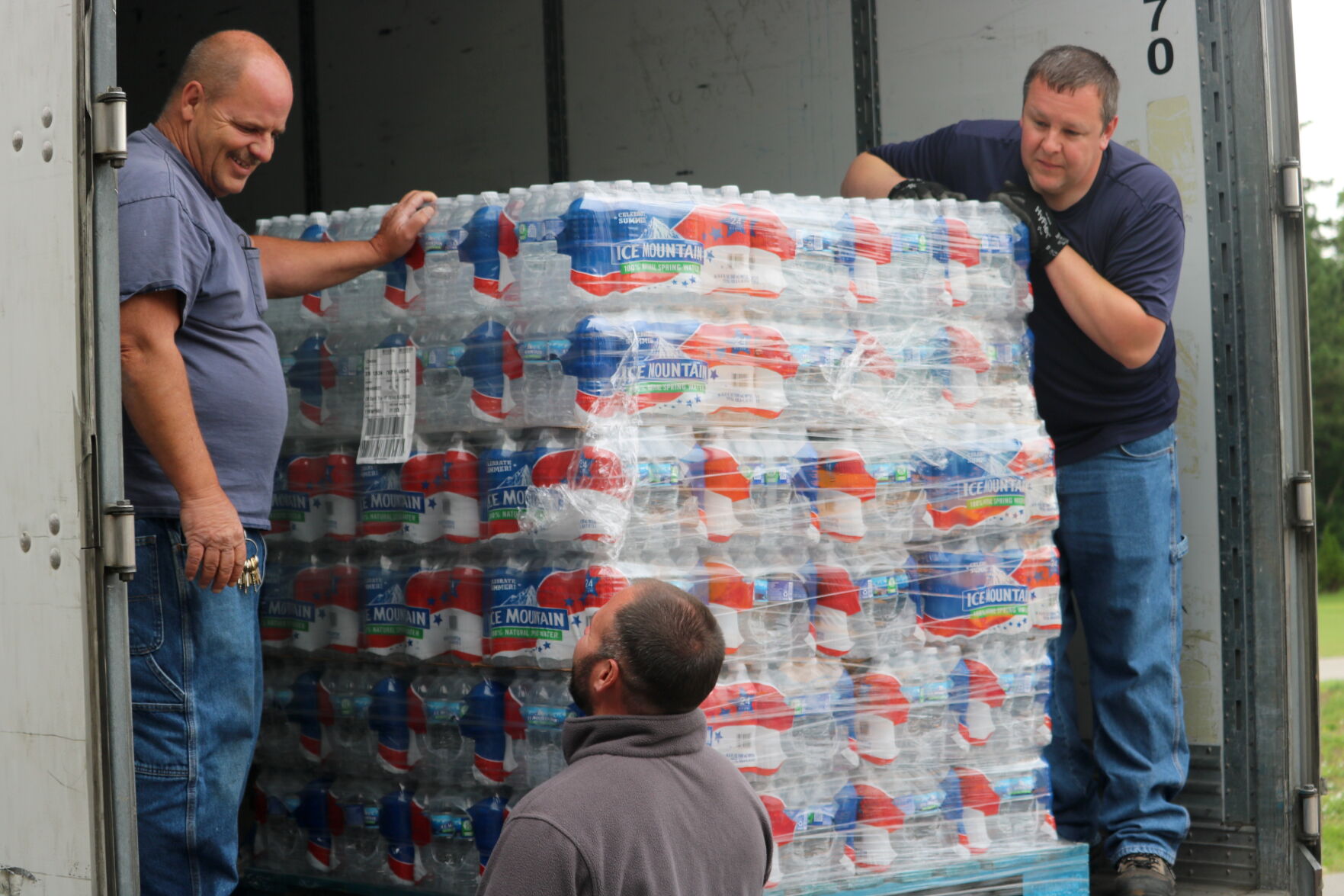 Ice Mountain, Cadillac offering bottled water during boil water notice